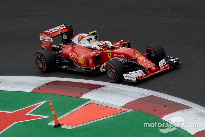 Em 2016, chega a incomodar Vettel com a temporada repleta de problemas para o alemão. Com quatro pódios no bolso, fecha o campeonato duas posições atrás do companheiro.