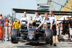 McLaren MP4-31 of Jenson Button, McLaren
