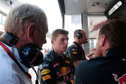 Доктор Хельмут Марко, консультант Red Bull Motorsport, Макс Ферстаппен, Red Bull Racing и Кристиан Х