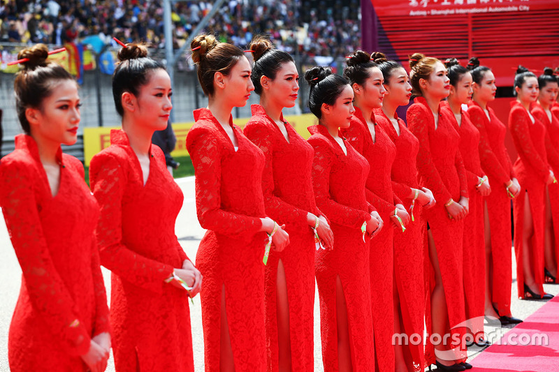 Grid girls on the drivers parade