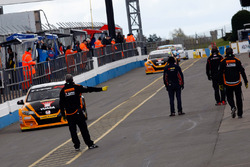 Matt Neal, Team Dynamics