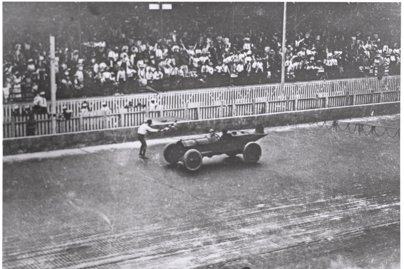 Checkered flag for Ray Harroun