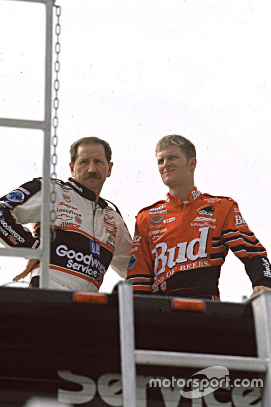Dale Earnhardt e Dale Earnhardt Jr.