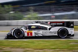 #1 Porsche Team Porsche 919 Hybrid: Timo Bernhard, Mark Webber, Brendon Hartley