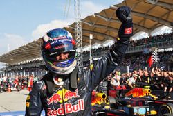 Race winner Daniel Ricciardo, Red Bull Racing celebrates in parc ferme