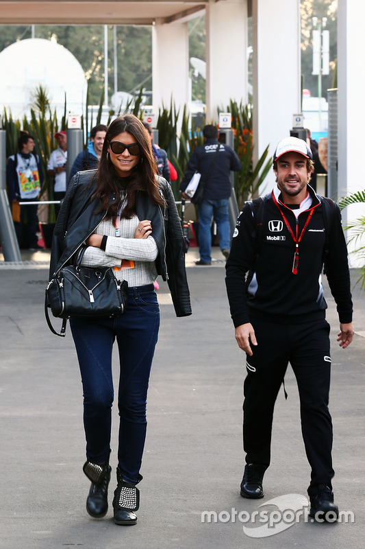 Fernando Alonso, McLaren avec sa petite amie Linda Morselli