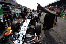 Sergio Perez, Sahara Force India F1 VJM09 on the grid