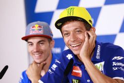 Valentino Rossi, Yamaha Factory Racing; Maverick Viñales, Team Suzuki Ecstar MotoGP