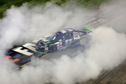 Race winner Denny Hamlin, Joe Gibbs Racing Toyota