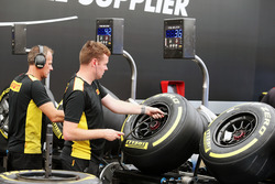 Pirelli tyre technicians