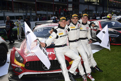 I secondi classificati #88 AMG-Team AKKA ASP, Mercedes-AMG GT3: Renger Van der Zande, Tristan Vautie