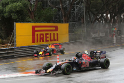Daniil Kvyat, Scuderia Toro Rosso STR11 en Max Verstappen, Red Bull Racing RB12