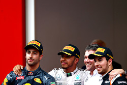 Lewis Hamilton, Mercedes AMG F1, Daniel Ricciardo, Red Bull Racing, and Sergio Perez, Force India at
