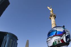 Salvador Duran, Team Aguri, presso la Colonna dell'indipendenza a Città del Messico