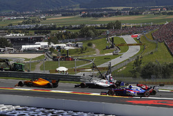 Stoffel Vandoorne, McLaren MCL33 avec un aileron cassé au premier tour