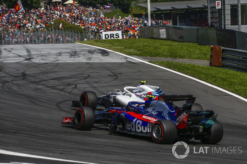 Pierre Gasly, Scuderia Toro Rosso STR13, Sergey Sirotkin, Williams FW41