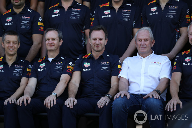 Paul Monaghan, Red Bull Racing jefe de ingenieros, Christian Horner, Red Bull Racing director y el Dr Helmut Marko, Red Bull Motorsport Consultor en la foto del equipo Red Bull Racing