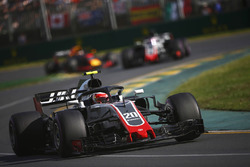 Kevin Magnussen, Haas F1 Team VF-18 Ferrari, Romain Grosjean, Haas F1 Team VF-18 Ferrari, Daniel Ri