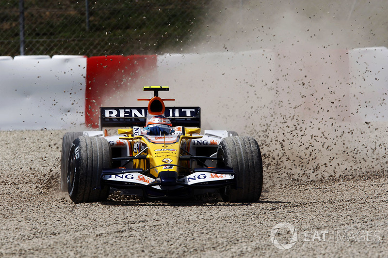 <img src="https://cdn-0.motorsport.com/static/img/cfp/0/0/0/0/30/s3/brazil-2.jpg" alt="" width="20" height="12" /> Нельсон Пике-младший, Renault (19 очков, один подиум)