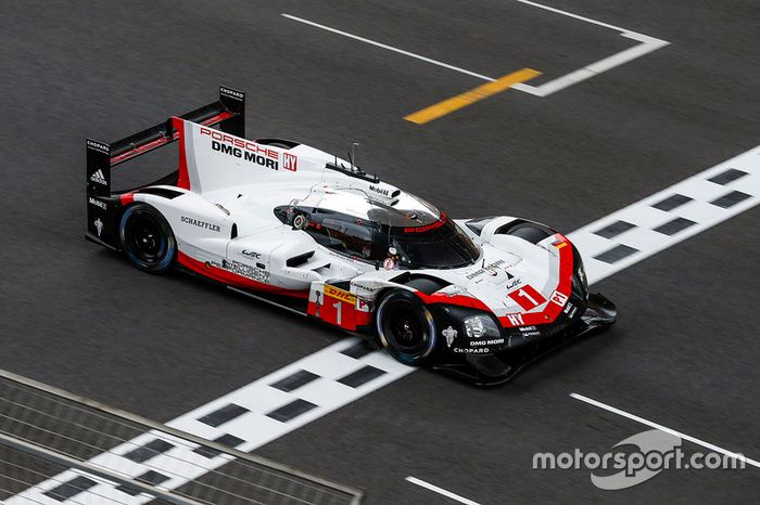 #1 Porsche Team Porsche 919 Hybrid: Neel Jani, Andre Lotterer, Nick Tandy