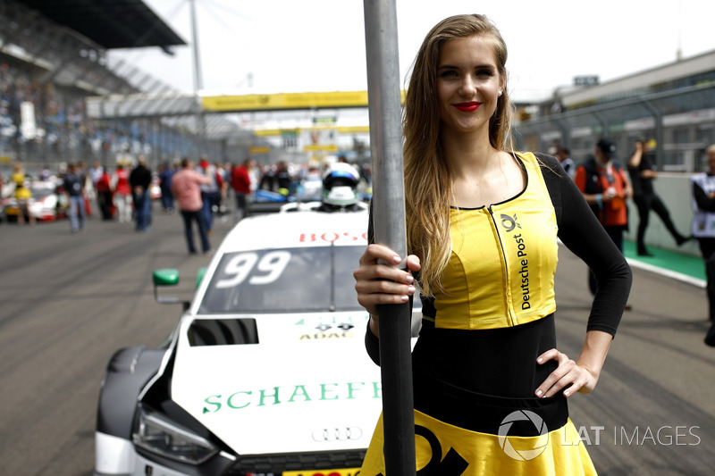 Grid girl of Mike Rockenfeller, Audi Sport Team Phoenix