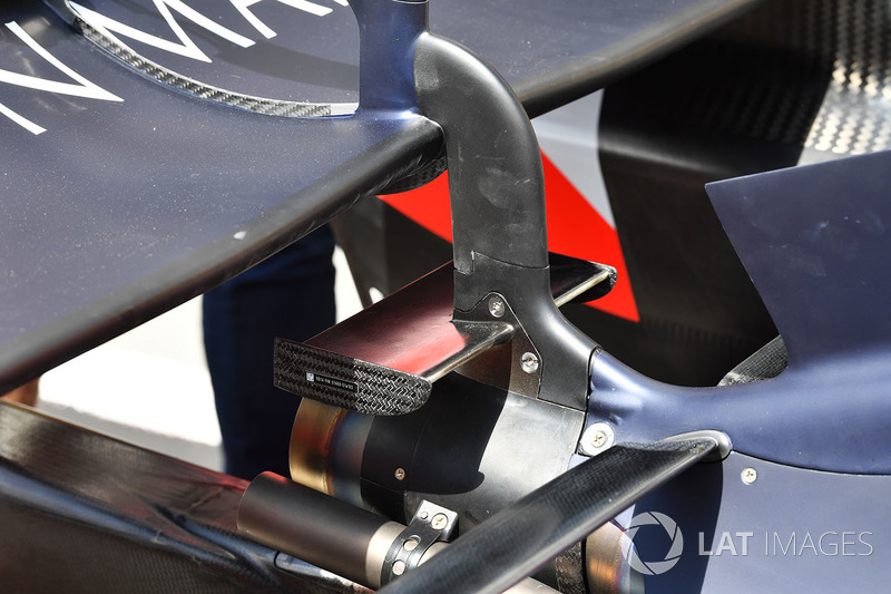 Red Bull Racing RB14 detalle del ala trasera