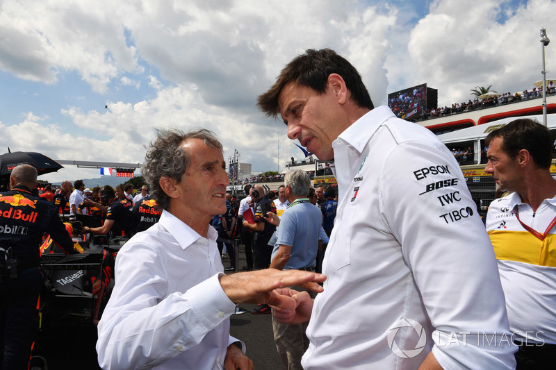 Alain Prost, Renault Sport F1 Team Special Advisor and Toto Wolff, Mercedes AMG F1 Director of Motorsport on the grid