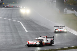 #2 Porsche Team Porsche 919 Hybrid: Timo Bernhard, Earl Bamber, Brendon Hartley, #1 Porsche Team Porsche 919 Hybrid: Neel Jani, Andre Lotterer, Nick Tandy