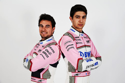 Гонщики Sahara Force India F1 Эстебан Окон и Серхио Перес