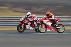 AP250: Mario Suryo Aji, Astra Honda Racing Team and Sethu Rajiv, Idemitsu Honda Racing India by T.Pro Ten10