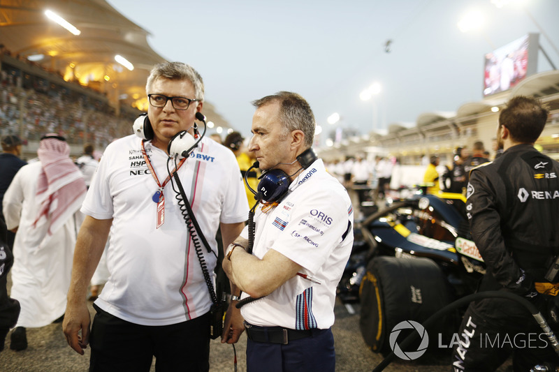 Otmar Szafnauer, Chief Operating Officer, Force India, with Paddy Lowe, Williams Martini Racing Form