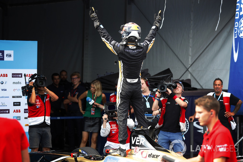 Jean-Eric Vergne, Techeetah, fête son titre de Champion dans le parc fermé