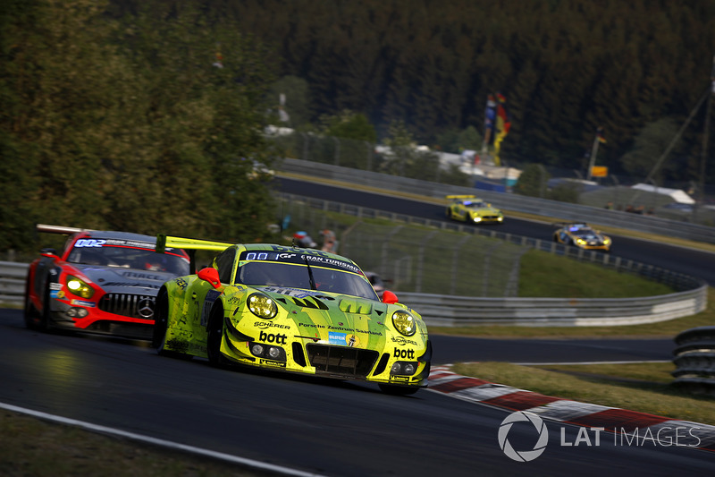 #911 Manthey Racing Porsche 911 GT3 R: Kevin Estre, Romain Dumas, Laurens Vanthoor, Earl Bamber