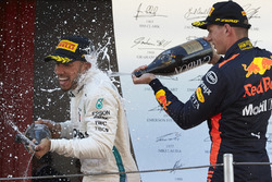 Lewis Hamilton, Mercedes AMG F1, eerste plaats, Max Verstappen, Red Bull Racing, derde plaats, vieren feest