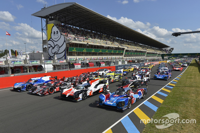 Foto oficial de grupo de coches