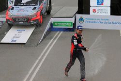 Winner Hayden Paddon, Hyundai Motorsport