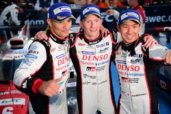 Les vainqueurs #6 Toyota Racing Toyota TS050 Hybrid: Stéphane Sarrazin, Mike Conway, Kamui Kobayashi