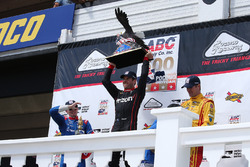 Podium: race winner Will Power, Team Penske Chevrolet, second place Mikhail Aleshin, Schmidt Peterson Motorsports Honda, third place Ryan Hunter-Reay, Andretti Autosport Honda