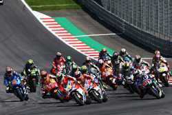 Start: Andrea Iannone, Ducati Team führt