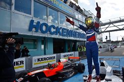 Победитель гонки Роберт Шварцман, Josef Kaufmann Racing