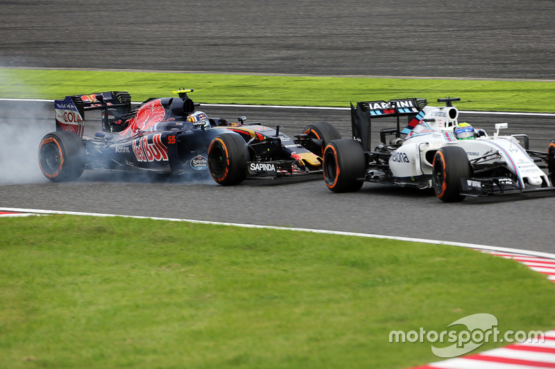 Felipe Massa, Williams FW38 e Carlos Sainz Jr, Scuderia Toro Rosso STR11 lottano per la posizione