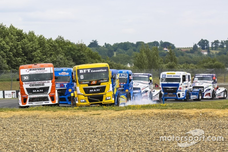 Rennaction in Nogaro