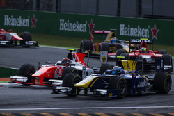 Nicholas Latifi, DAMS leads Daniel de Jong, MP Motorsport