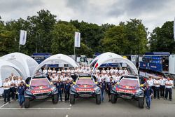 Teamfoto Peugeot Sport : #100 Peugeot: Stéphane Peterhansel, Jean-Paul Cottret; #102 Peugeot: Sébast