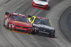 Alex Bowman, JR Motorsports Chevrolet, und Paul Menard, Richard Childress Racing Chevrolet