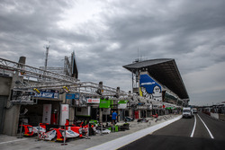 Pitlane preparations