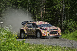 Kris Meeke tests Citroテォn C3 WRC 2017
