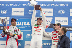 Podium; second place Mehdi Bennani, Sébastien Loeb Racing, Citroën C-Elysée WTCC; first place Rob Huff, Honda Racing Team JAS, Honda Civic WTCC; third place Norbert Michelisz, Honda Racing Team JAS, Honda Civic WTCC