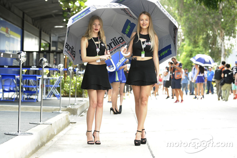 Grid girls Aprilia