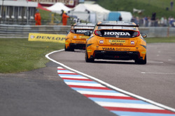 Matt Neal, Team Dynamics
